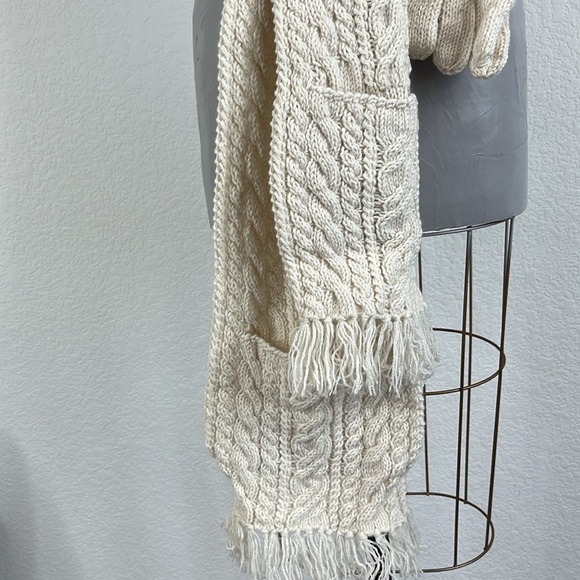 Mountain Masche Hornby Island Knit Scarf, Gloves, Beanie Cable Knit Set - Picture 3 of 10